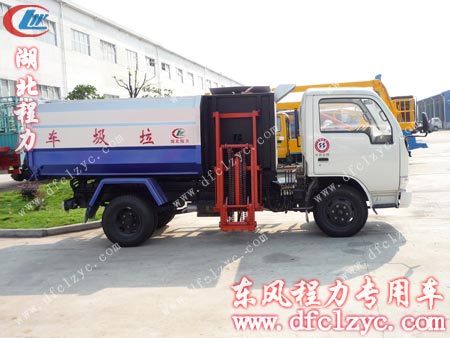 东风劲卡挂桶垃圾车侧面展示