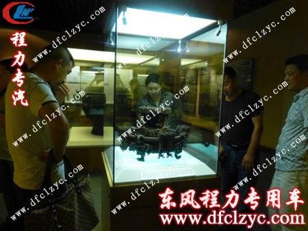 用户前来湖北程力购车，程力主管马旭东带领用户感受随州文化