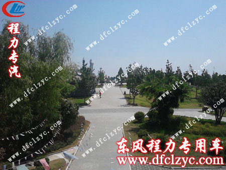 用户前来湖北程力购车，程力主管马旭东带领用户感受随州文化