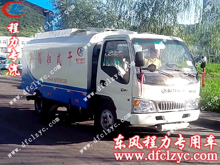 湖北程力江淮纯吸式扫路车用户使用现场