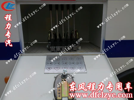 东风多利卡拖吊式清障车工作平台 东风多利卡拖吊式清障车工作平台