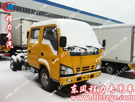 五十铃双排座底盘展示