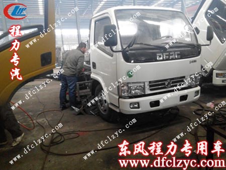苏先生亲自到湖北程力来选车