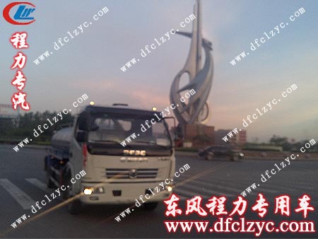 东风多利卡吸粪车到达河北衡水境内 东风多利卡吸粪车到达河北衡水境内