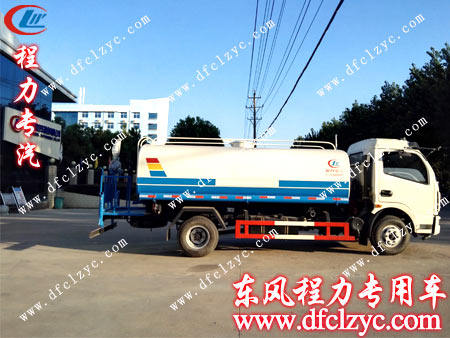 东风多利卡运水车整车造型 东风多利卡运水车整车造型