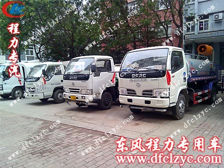 湖北程力东风小多利卡多功能喷药车和福田挂桶式垃圾车验收完毕 湖北程力东风小多利卡多功能喷药车和福田挂桶式垃圾车验收完毕