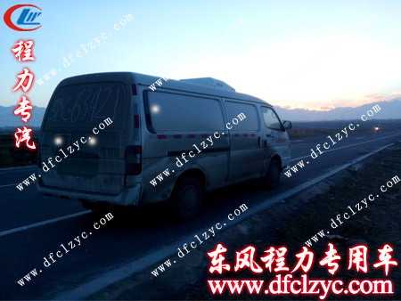 福田风景面包冷藏车翻越祁连山