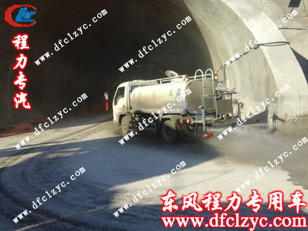 福田3360多功能绿化洒水车投身隧道工作 福田3360多功能绿化洒水车投身隧道工作
