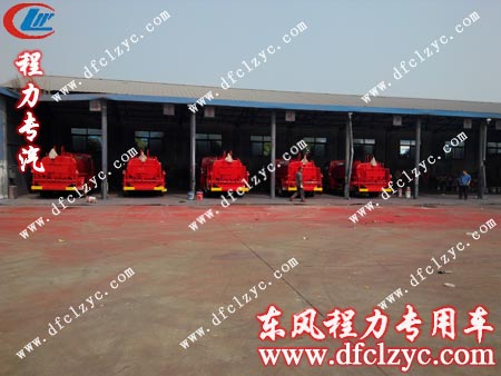 湖北程力集团东风小多利卡消防洒水车做油漆