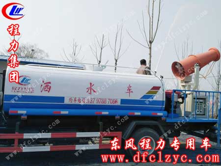 湖北程力东风小多利卡自卸式垃圾车到达目的地