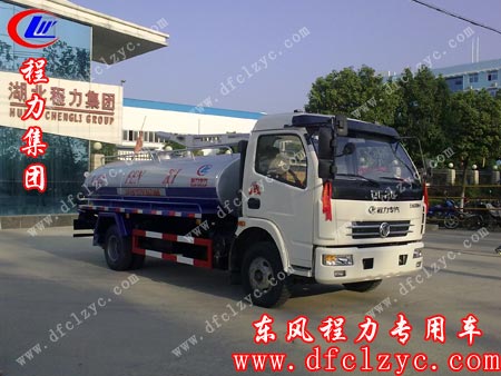 上图为程力专汽吸粪车