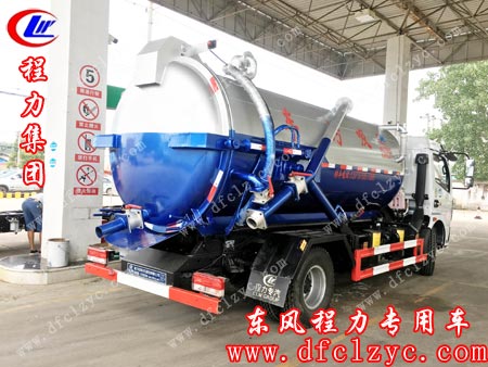东风大多利卡8方吸污车