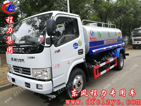 东风小多利卡5方洒水车