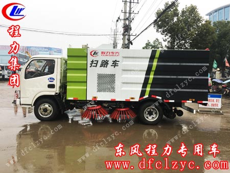 东风福瑞卡扫路车