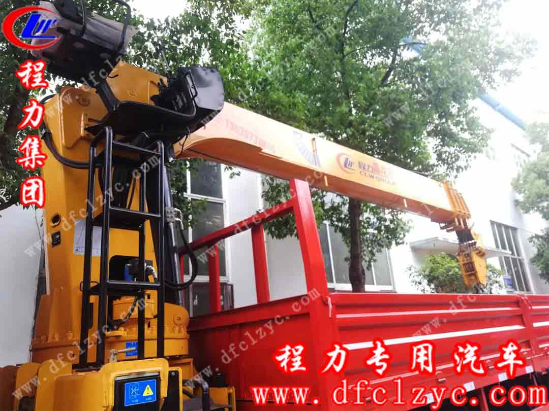 湖北程力东风后双桥随车吊细节图