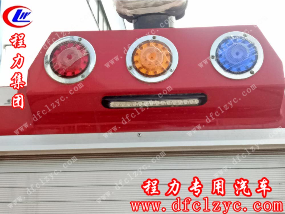 东风凯普特双排水罐消防车
