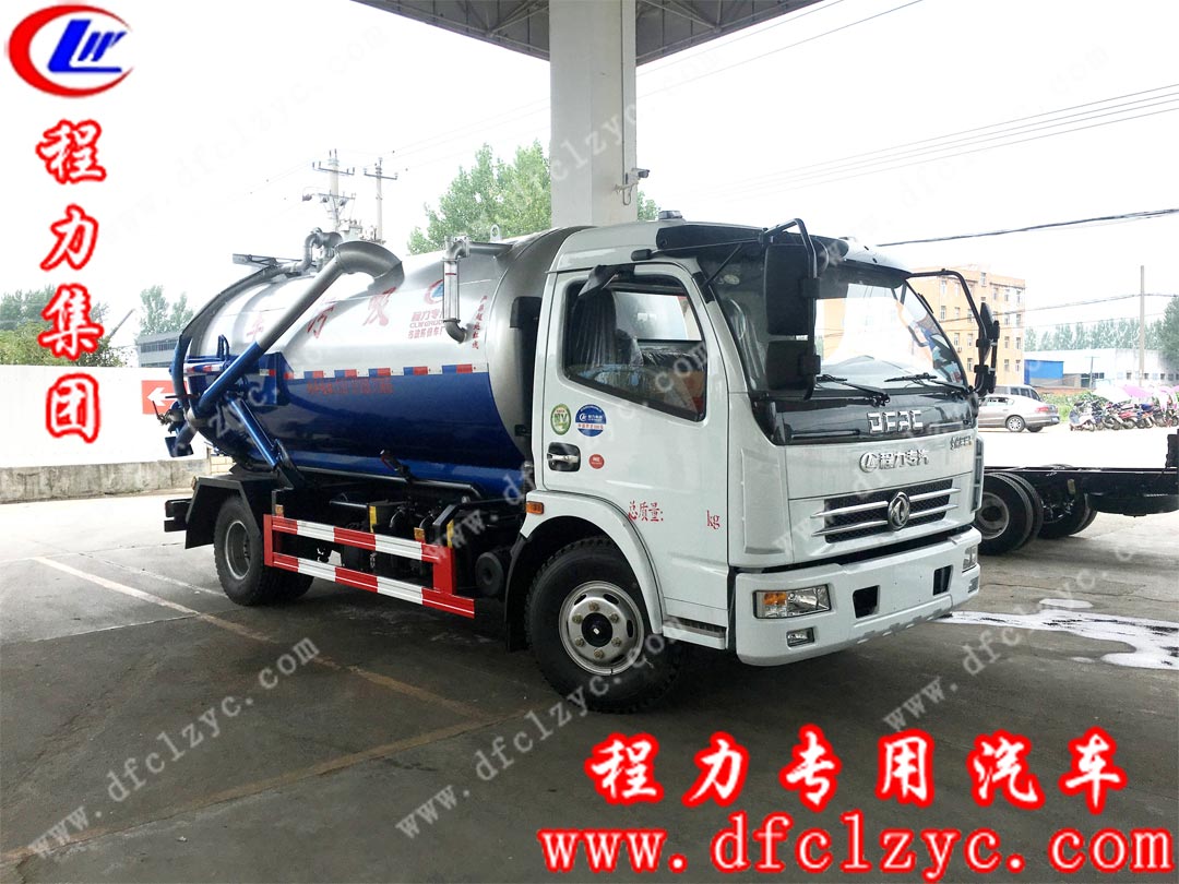 东风大多利卡吸污车