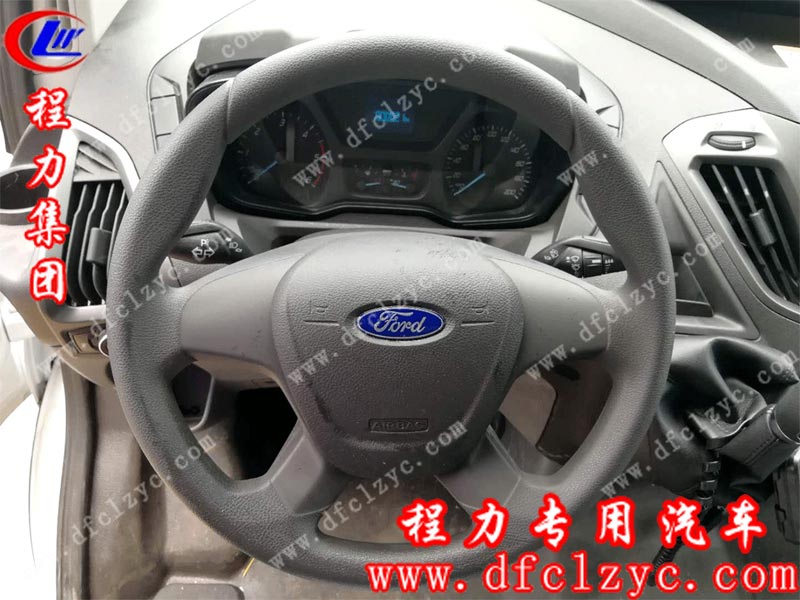 国五福特新全顺V362救护车(柴油版)内饰 国五福特新全顺V362救护车(柴油版)内饰