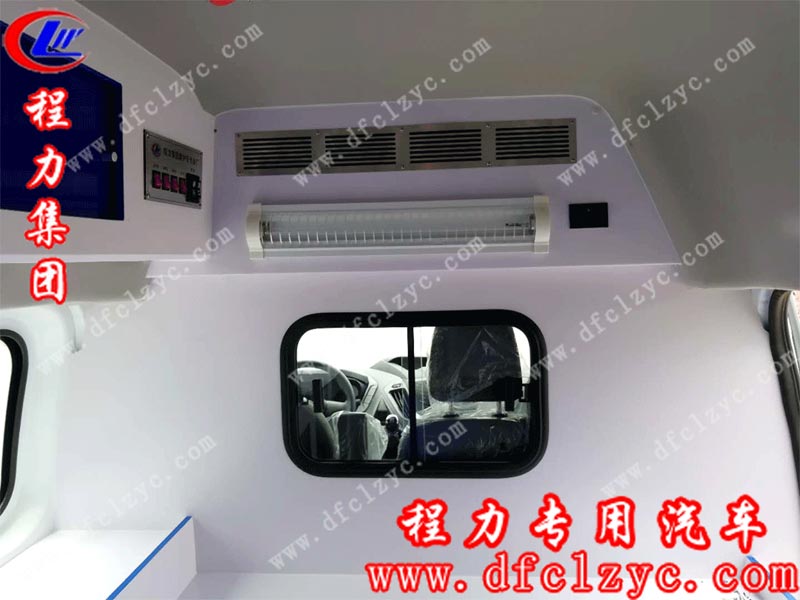 国五福特新全顺V362救护车(柴油版)细节 国五福特新全顺V362救护车(柴油版)细节