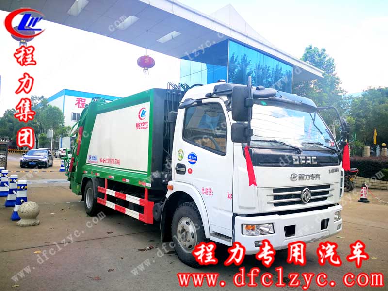 湖北程力集團(tuán)生產(chǎn)的東風(fēng)大多利卡壓縮垃圾車(chē)