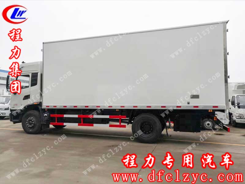 湖北程力集团生产的东风天锦高顶双卧独冷藏车