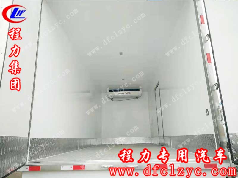 湖北程力集团生产的新款东风天锦高顶双卧冷藏车